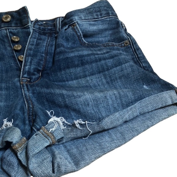 American Eagle Womens Distressed Button Fly Medium Wash Cuffed Denim Shorts Sz 4 - Picture 4 of 12